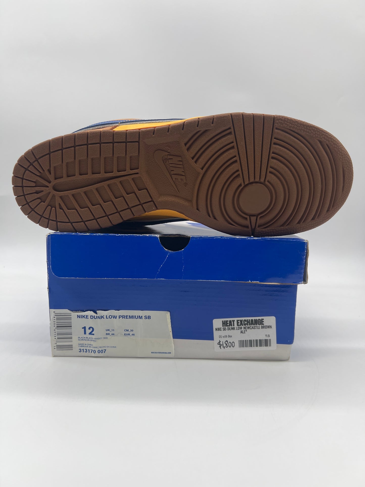 Nike SB Dunk Low Newcastle Brown Ale*