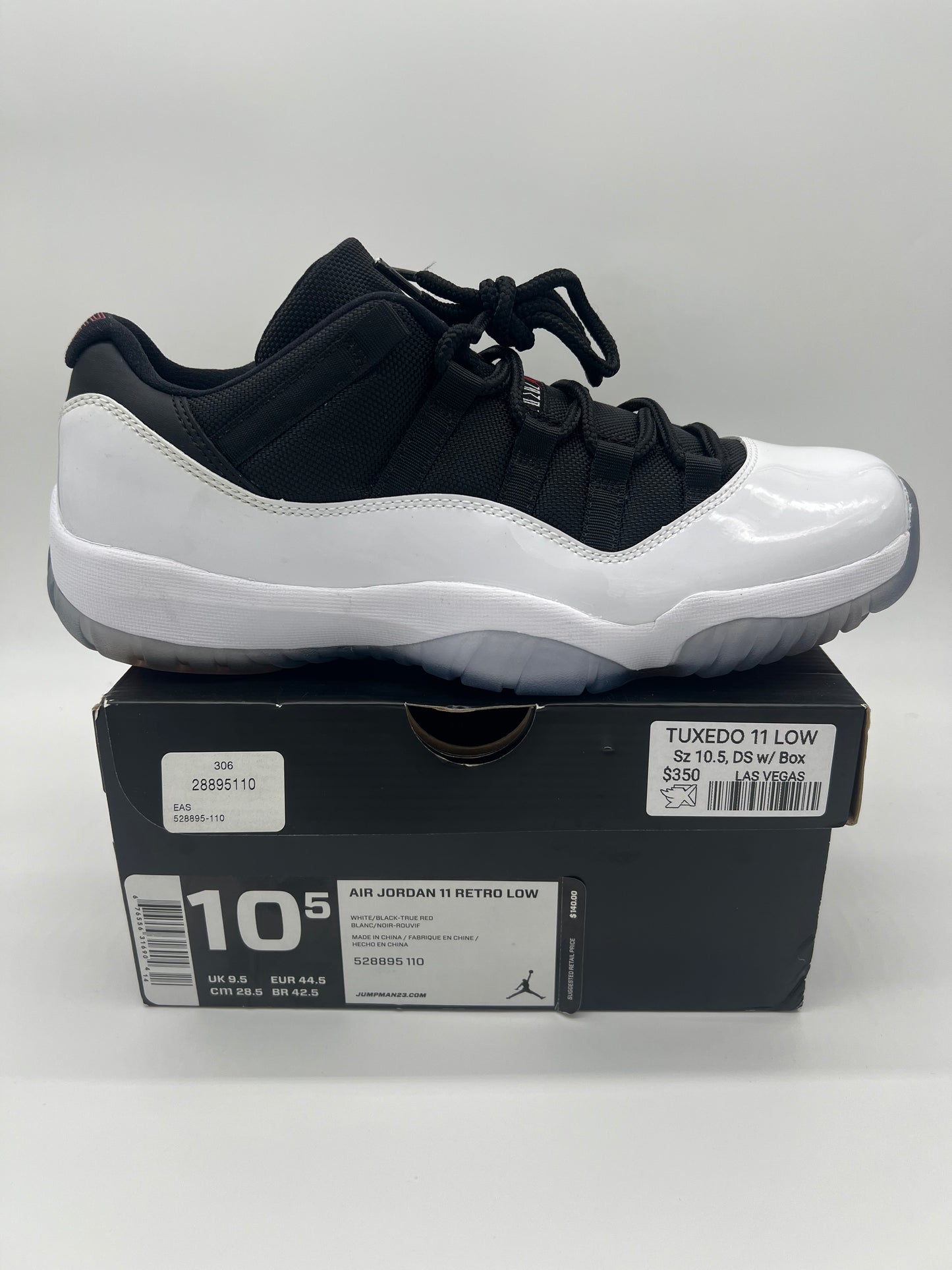 Tuxedo 11 Low
