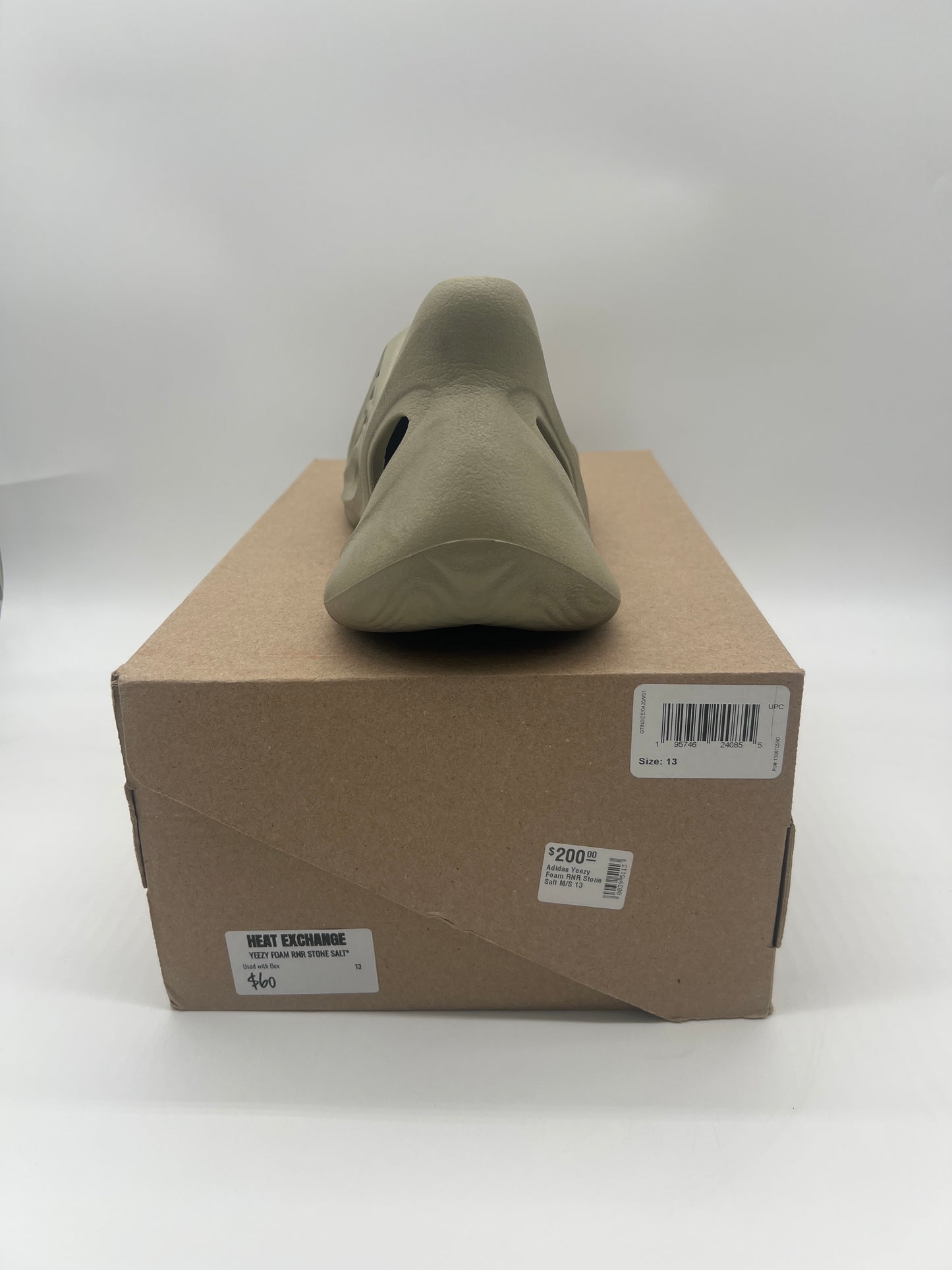 Yeezy Foam RNR Stone Salt*