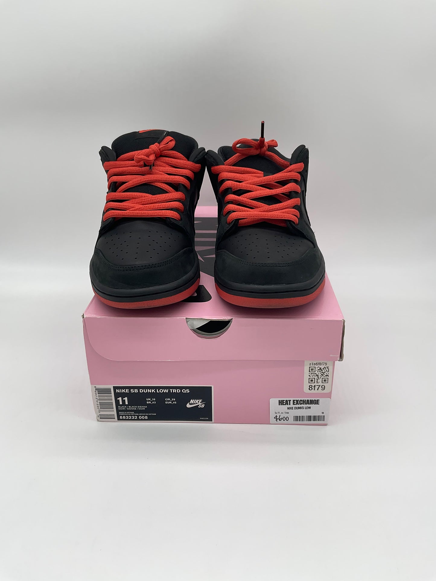Nike SB Dunk Low Black Pigeon