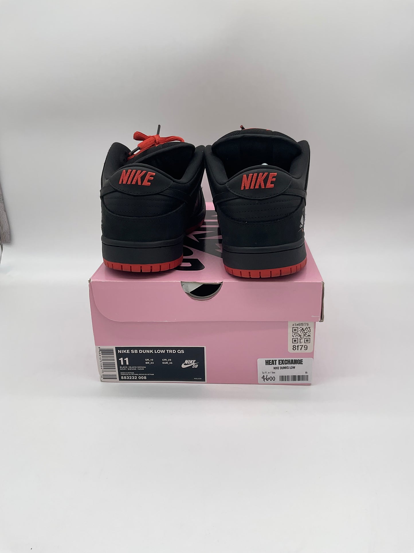 Nike SB Dunk Low Black Pigeon