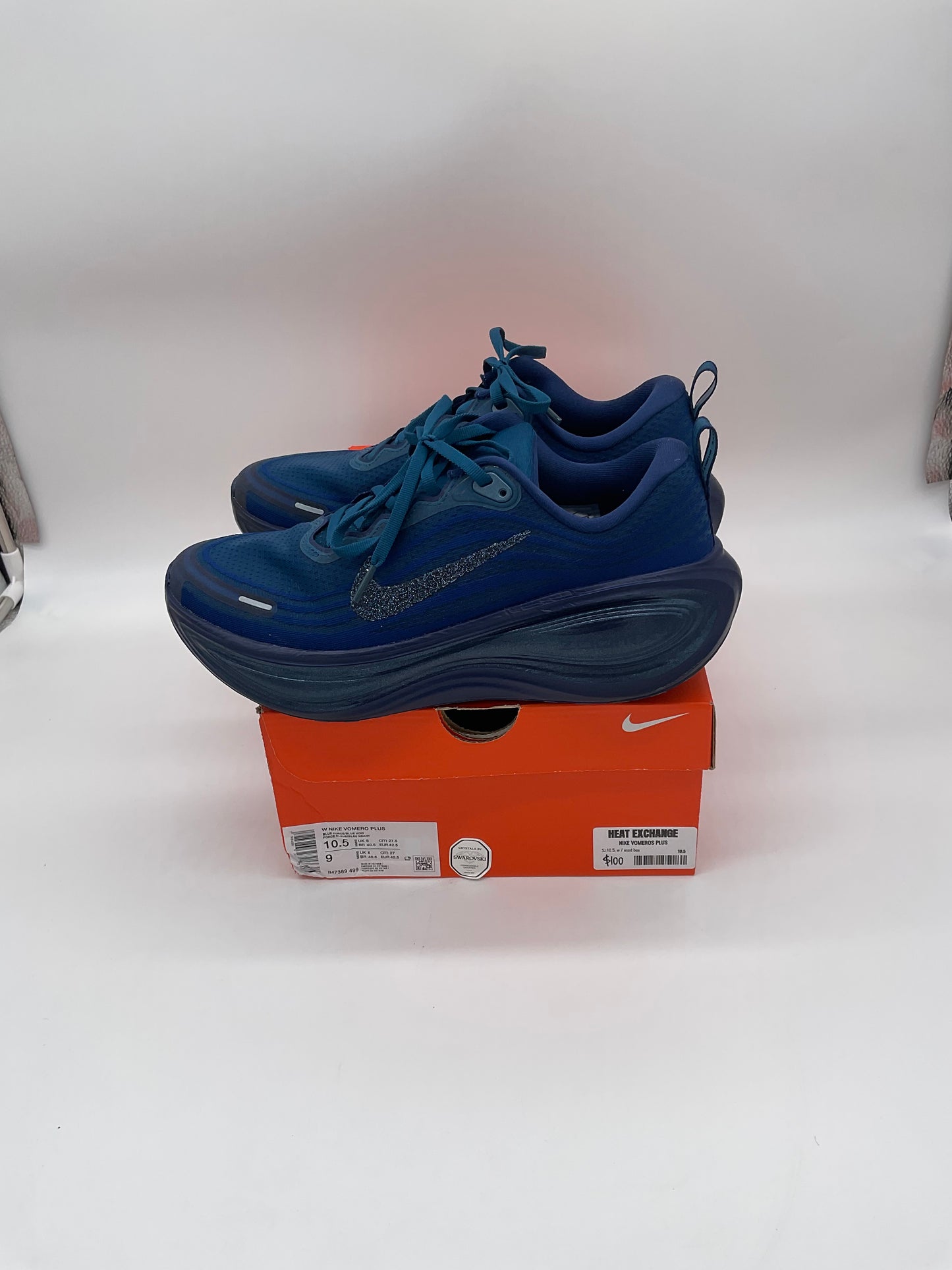 Nike Vomeros Plus