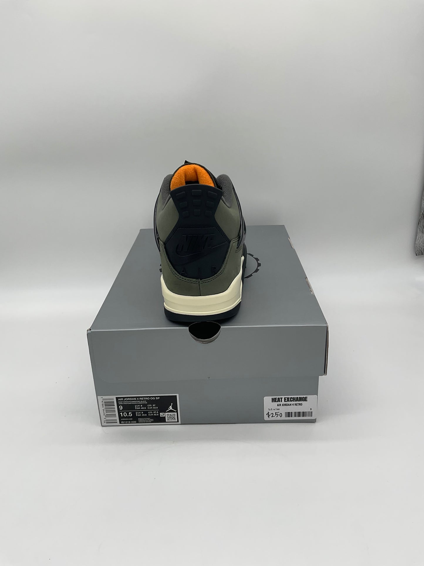 Jordan 4 Retro Undefeated